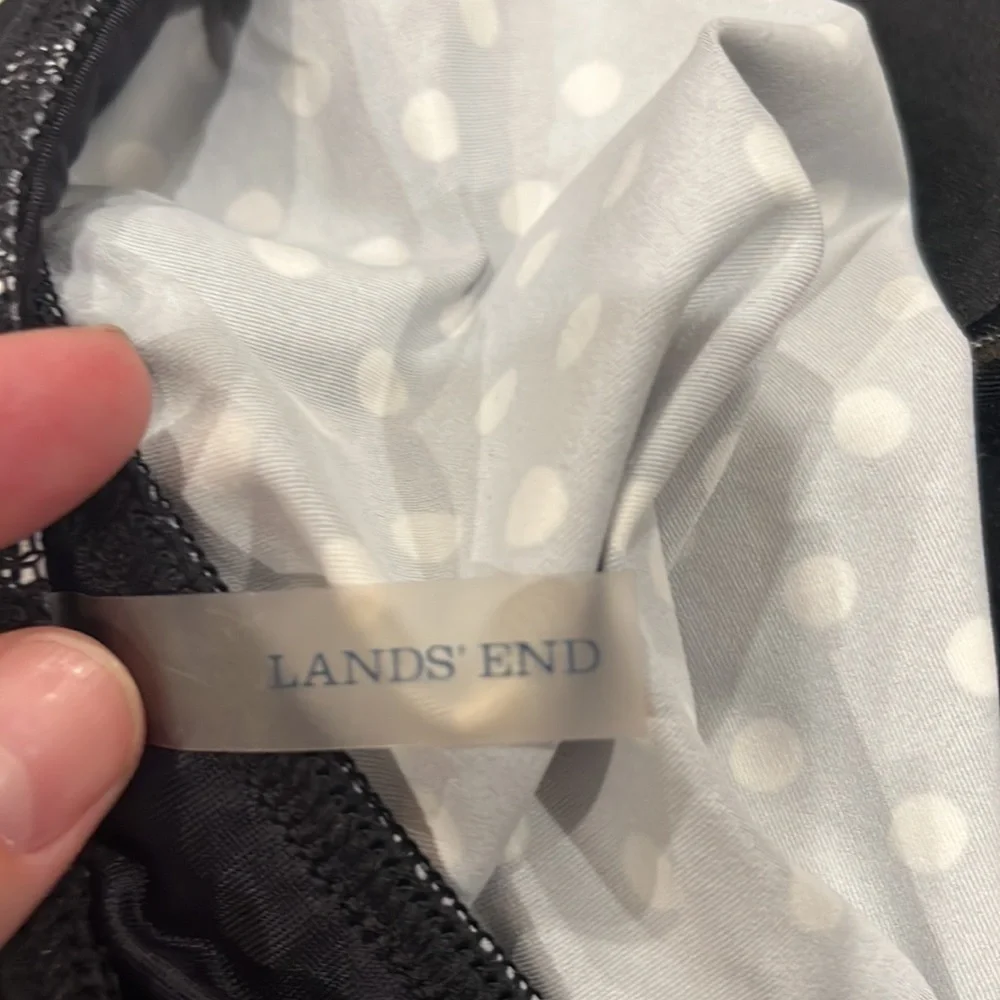 LANDS’ End womens polka dots tankini size 4.